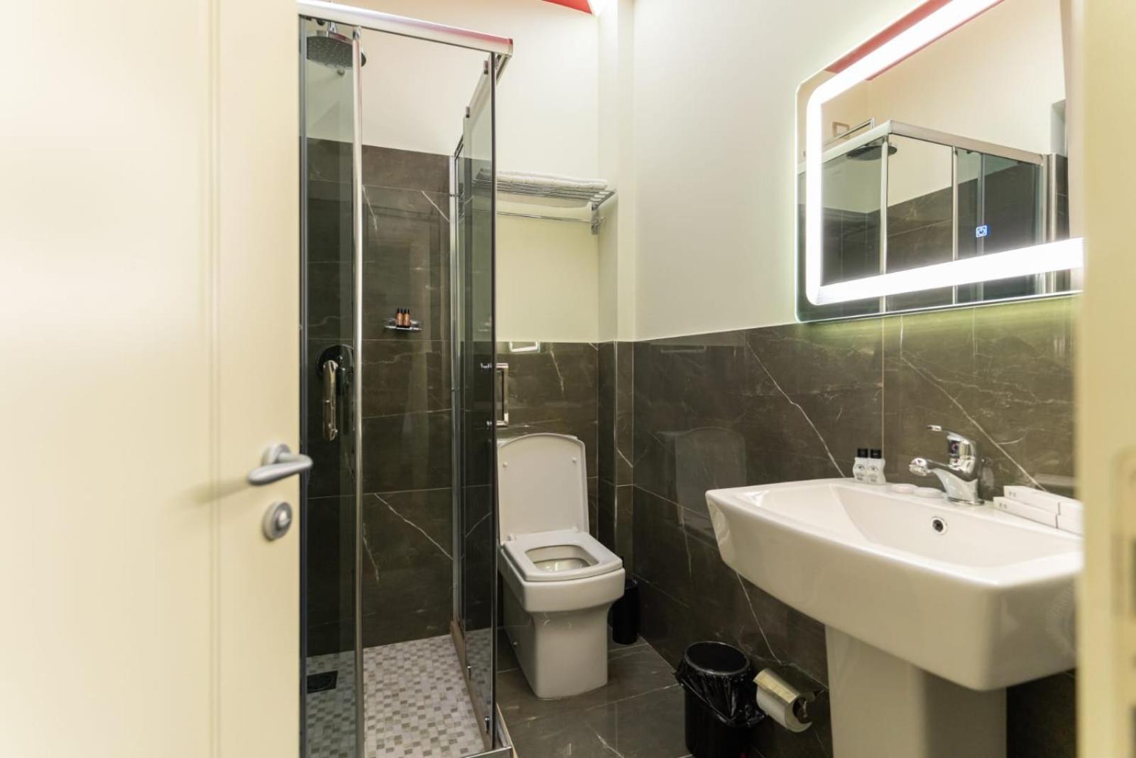 Alko Hotel Shkoder Luaran gambar