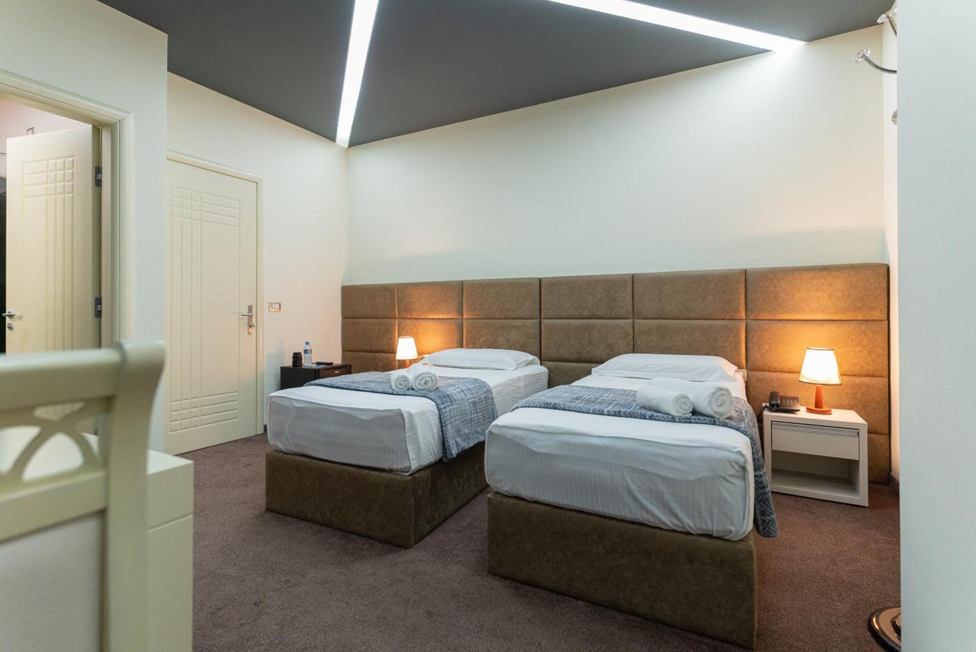 Alko Hotel Shkoder Luaran gambar
