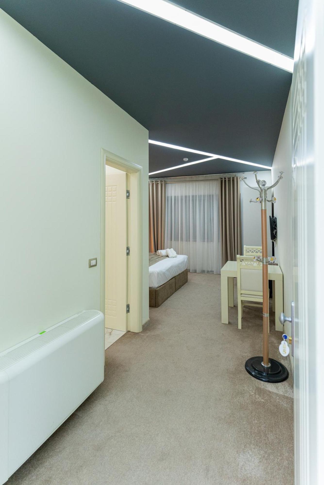 Alko Hotel Shkoder Luaran gambar