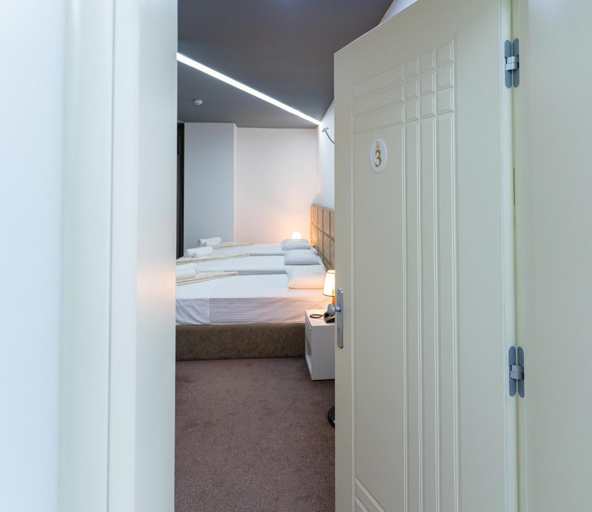 Alko Hotel Shkoder Luaran gambar